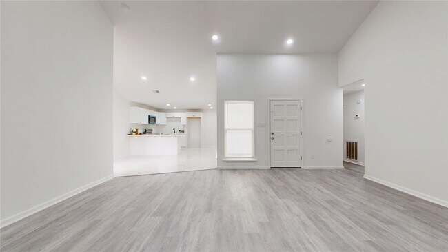 Building Photo - 7415 Alcomita Dr