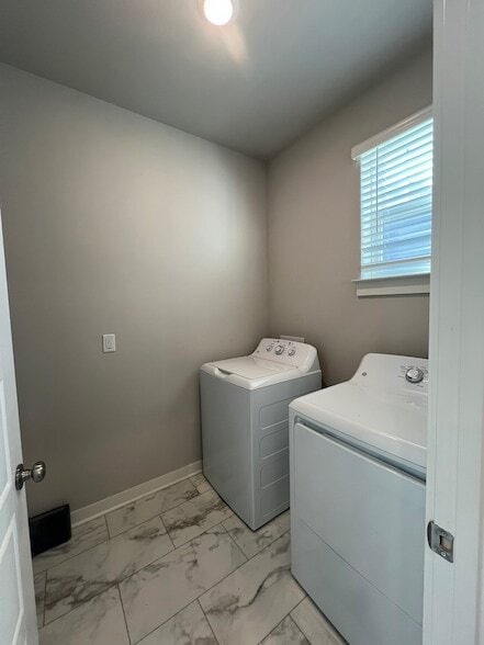 Building Photo - 1781 Frodo Wy