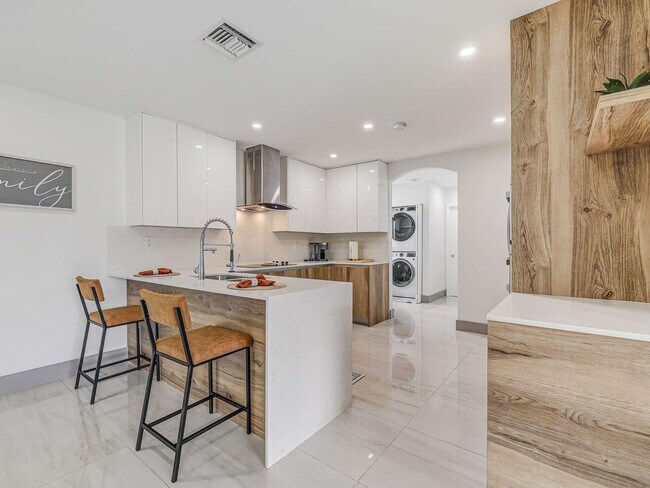 Building Photo - 16010 NW 37th Ct