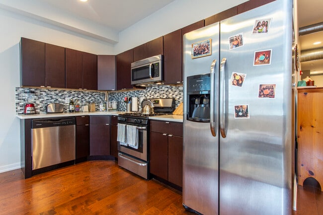 Building Photo - 830 S 4th St