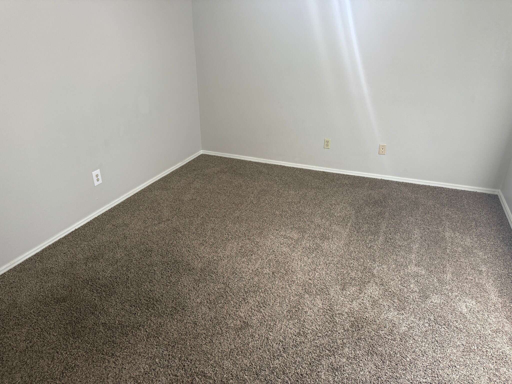 Building Photo - 828 Hardy Springs Cir