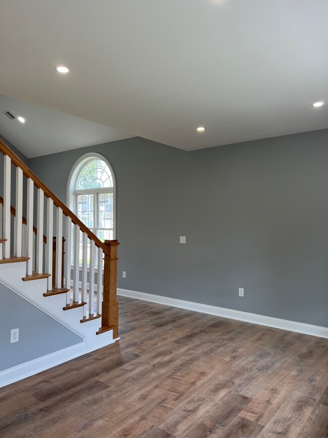 Building Photo - 15 Kiara Dr