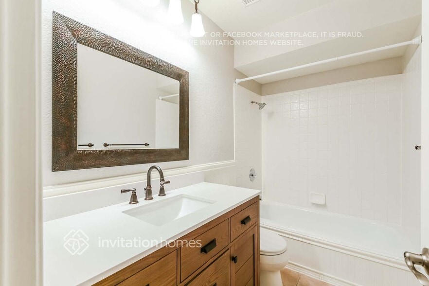 Building Photo - 4976 W Charleston Ave