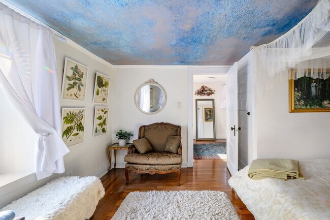 Building Photo - 54 River Dr