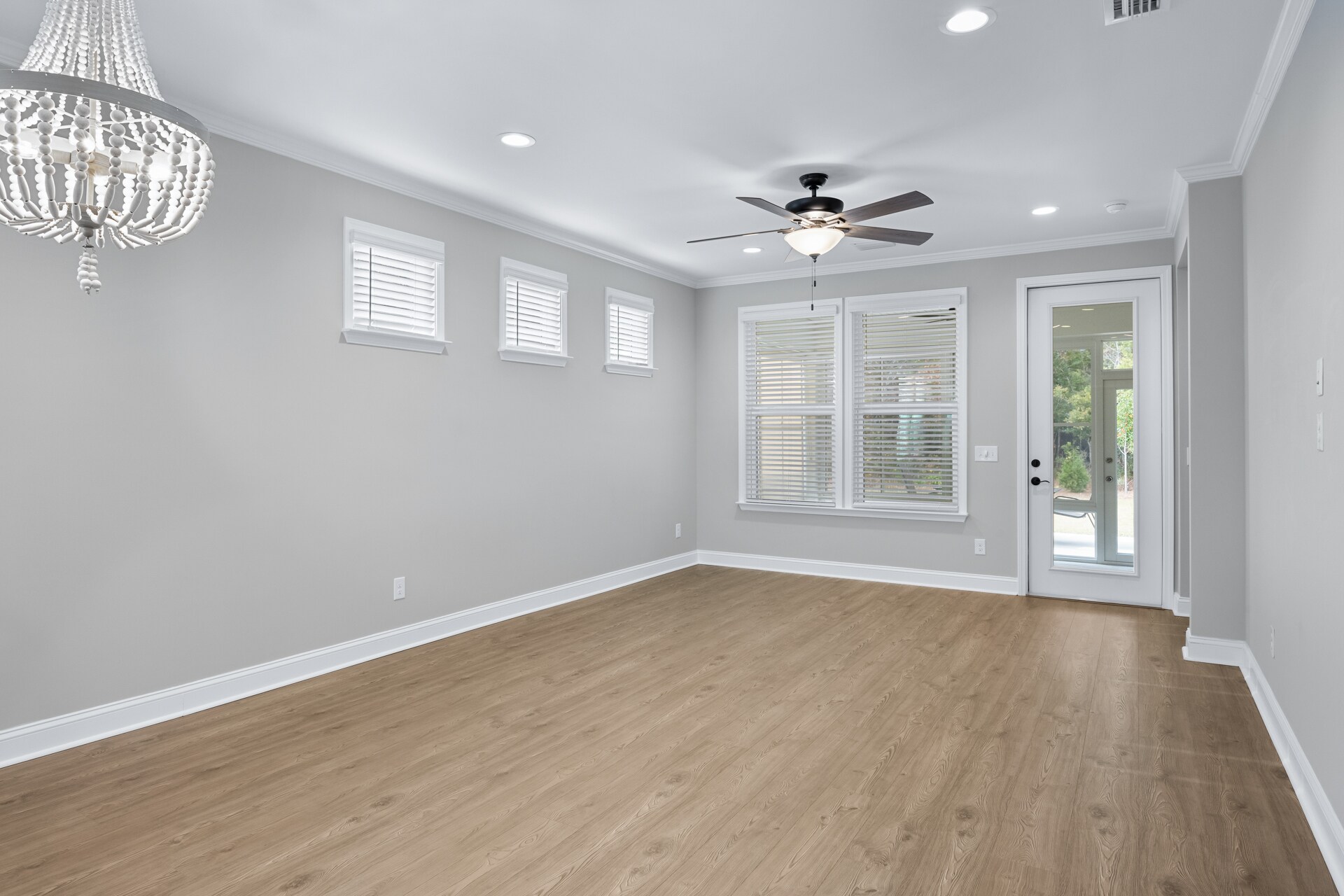 Building Photo - 686 Destiny Dr