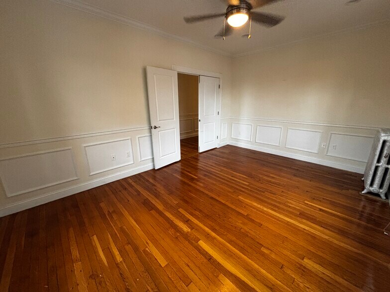 Building Photo - 18 Glenville Ave