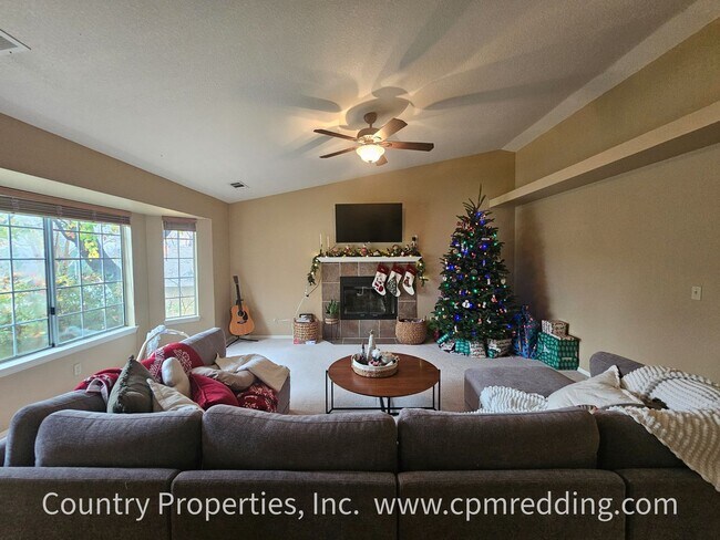 Building Photo - Spacious 4-Bedroom Home in Mary Lake Neighborhood Available January 15th!