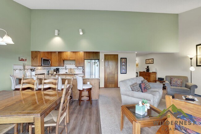 Building Photo - WINTER RENTAL 2 Bedroom/2 Bath, New Furnit...
