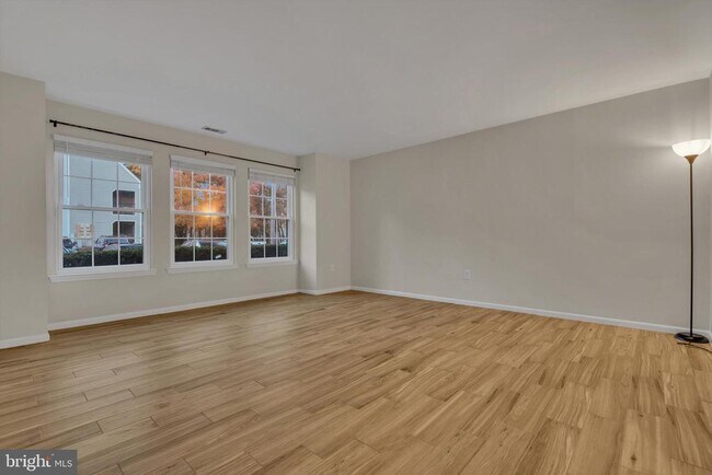 Building Photo - 41 Summit Ct