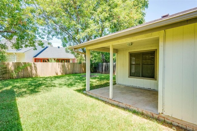 Building Photo - 1708 Wild Horse Ln