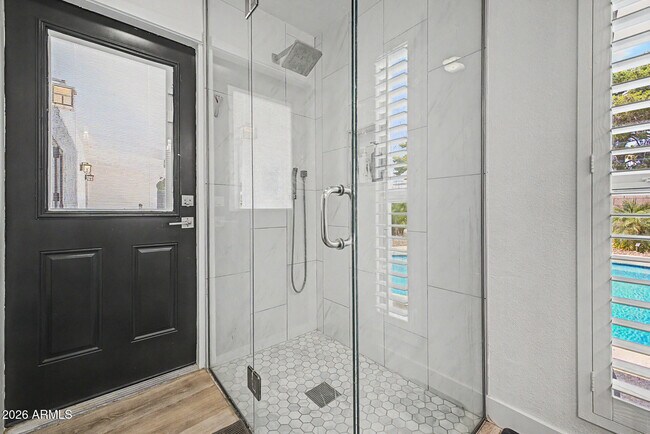 Building Photo - 5140 E Poinsettia Dr
