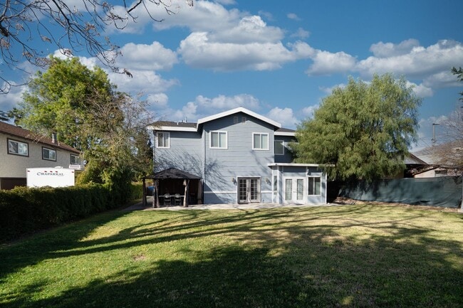 Building Photo - 1410 Encino Ave