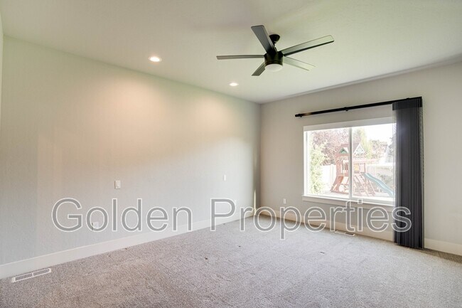 Building Photo - 1270 Tamarindo Ln