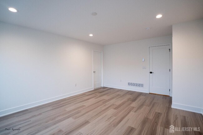 Building Photo - 85 Mustang Dr