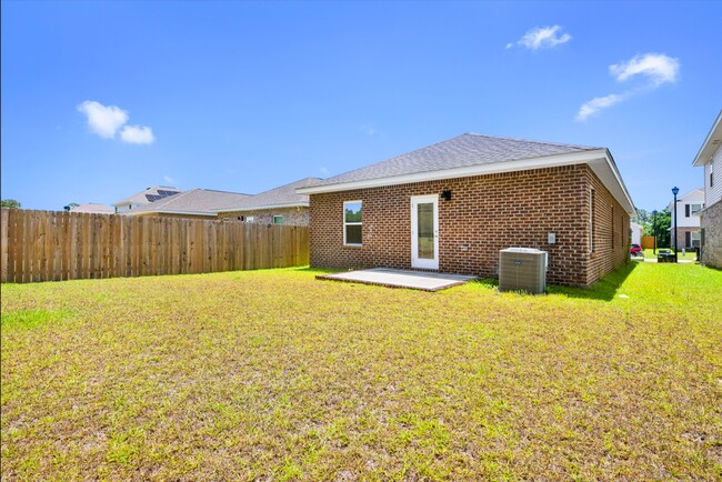 Building Photo - 4 Bedroom Home Near NAS Pensacola