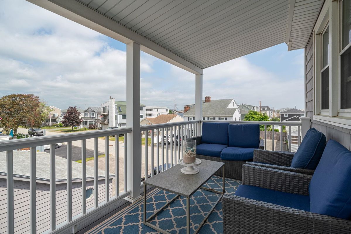 Building Photo - 131 Franklin