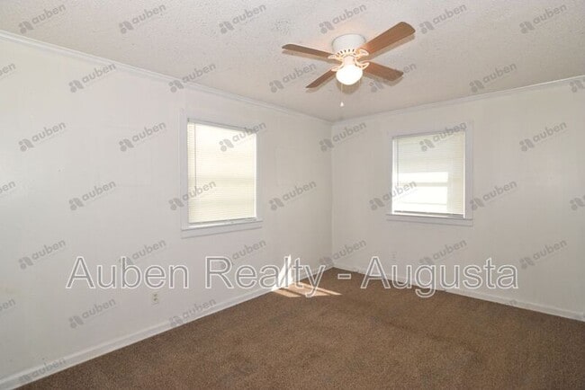 Building Photo - 2165 1/2 Telfair Street