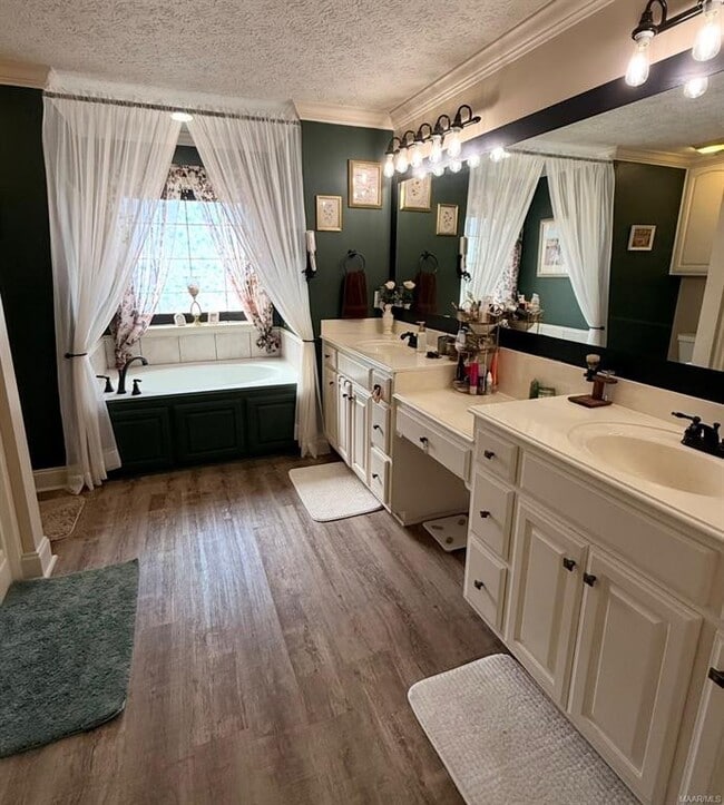 Building Photo - 428 Maribeth Loop