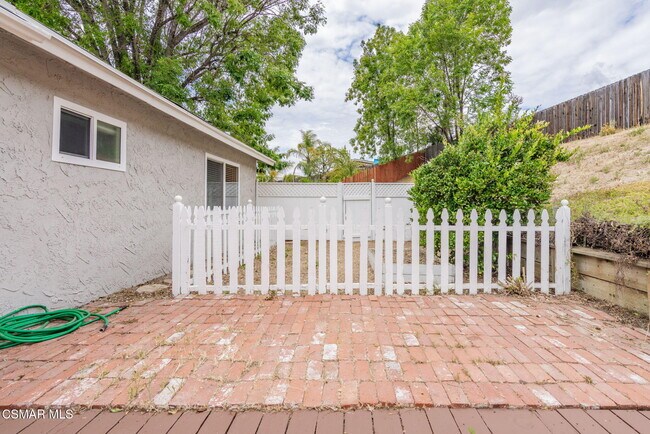 Building Photo - 6894 N Auburn Cir