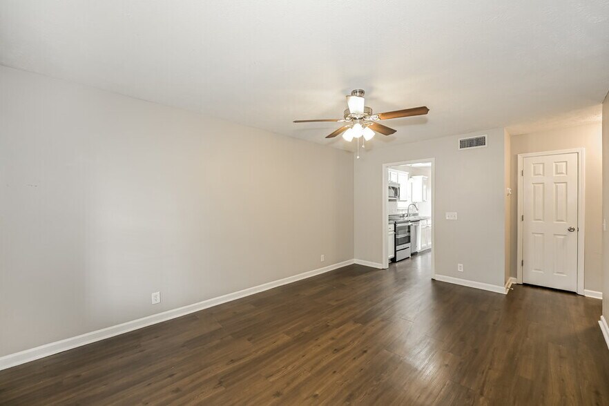Building Photo - 1120 Sima Shabat Ct