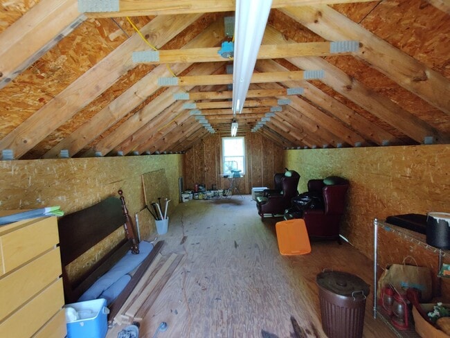 Building Photo - 4 bedroom home with large detached garage
