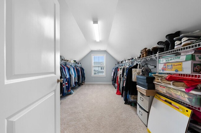 Building Photo - 74 W Weatherbee Wy