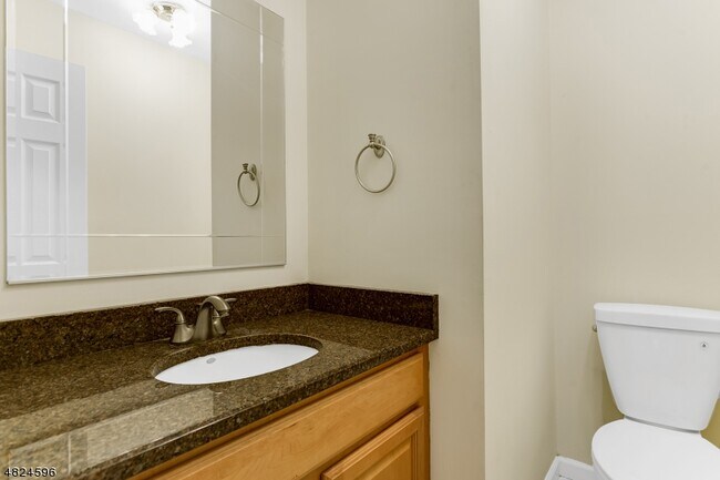 Building Photo - 250 Ridgedale Ave