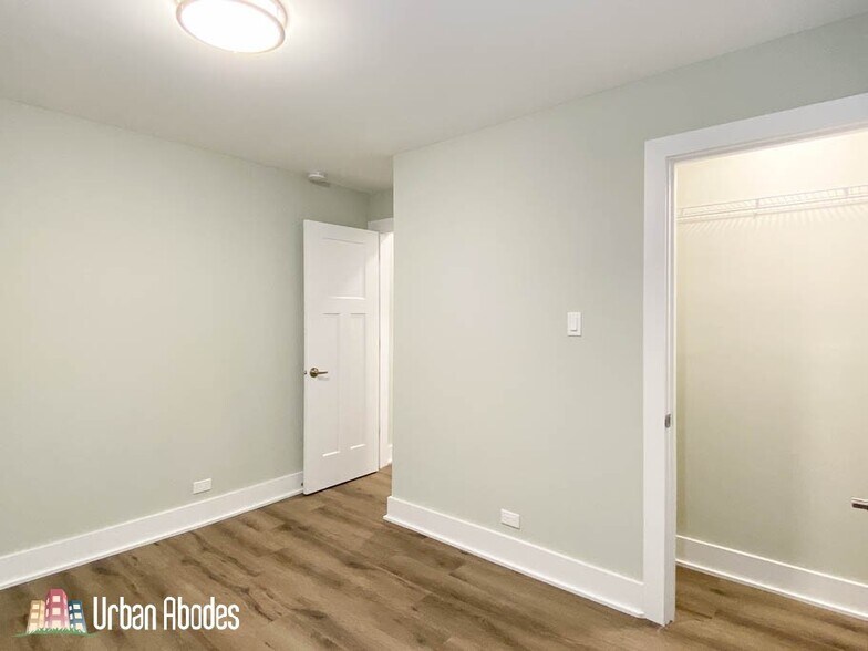 Building Photo - 727 Saint Johns Ave