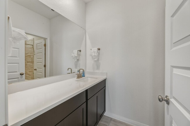 Building Photo - 5900 Whisper Crk Dr