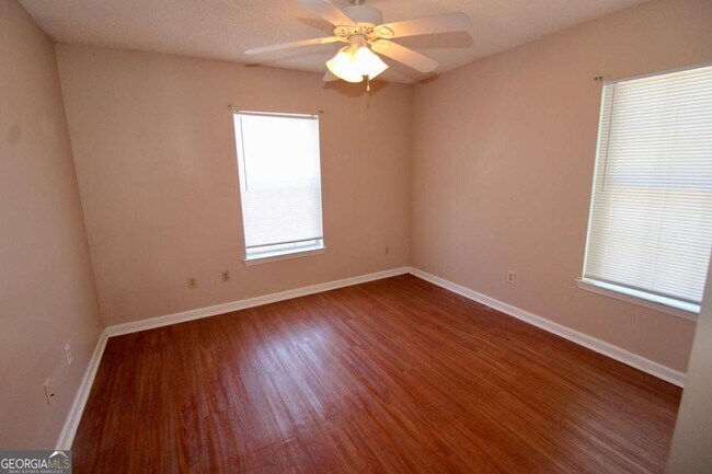 Building Photo - 105 Driftwood Ct