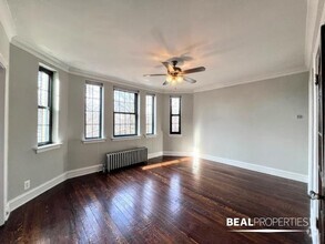 Building Photo - 1 bedroom in CHICAGO IL 60640