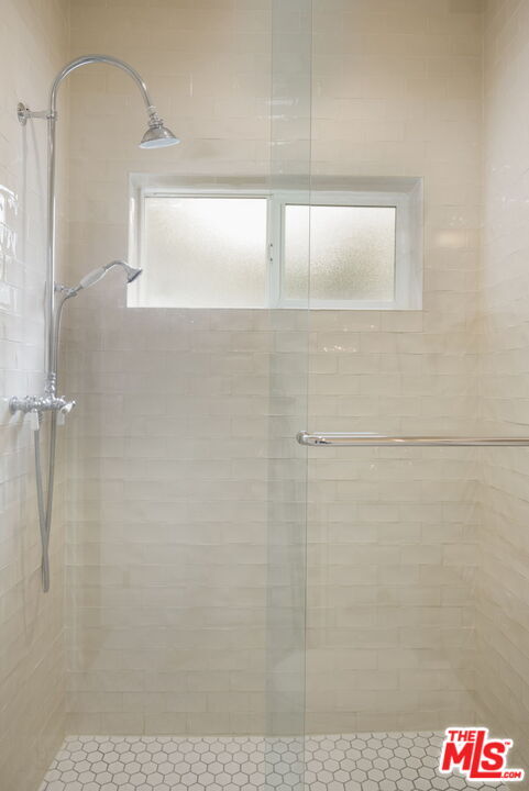 Building Photo - 727 N La Fayette Park Pl