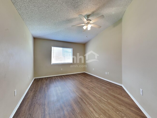 Building Photo - 4511 Country Hills Blvd