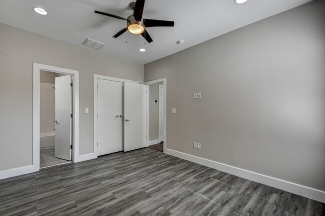 Building Photo - Modern Comfort Meets City Living — 3-Story Townhome Ready Now!