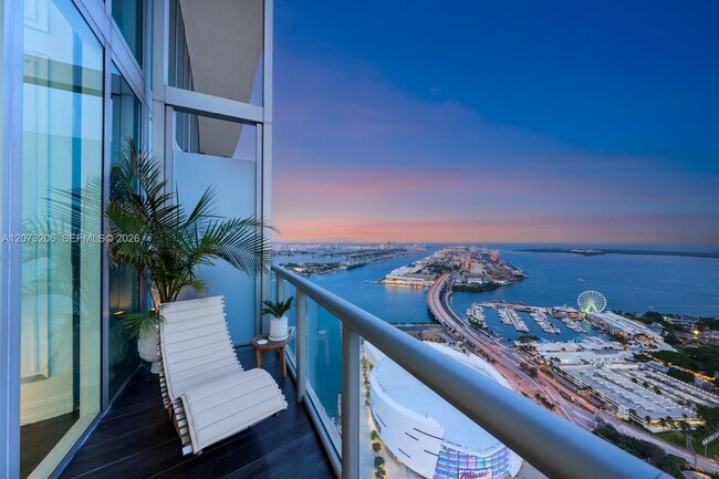 Building Photo - 888 Biscayne Blvd