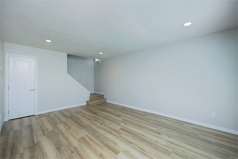 Building Photo - 948 S Alma School Rd