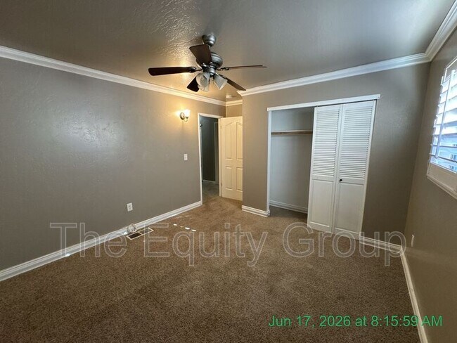 Building Photo - 2601 S Kloth Dr