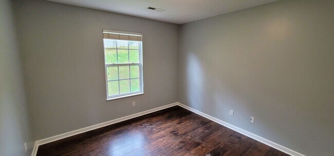 Building Photo - 1645 Wolverine Ln
