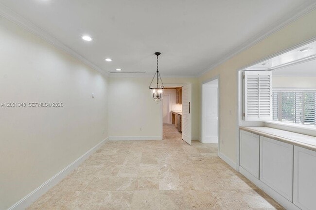 Building Photo - 1037 Alfonso Ave
