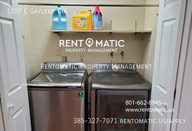 Building Photo - 1207 E Gaylene Cir