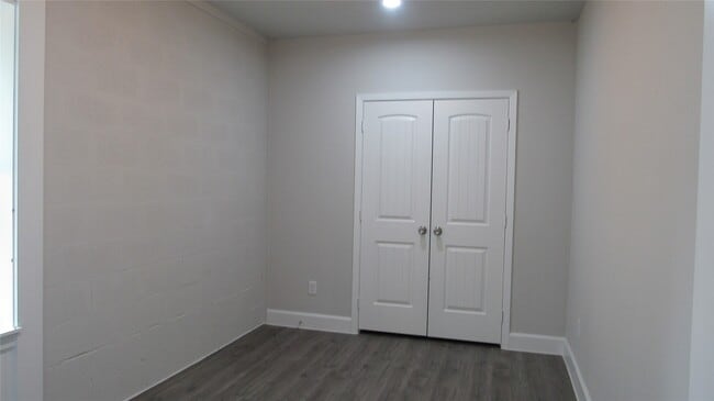 Building Photo - 365 Deep Woods Ln