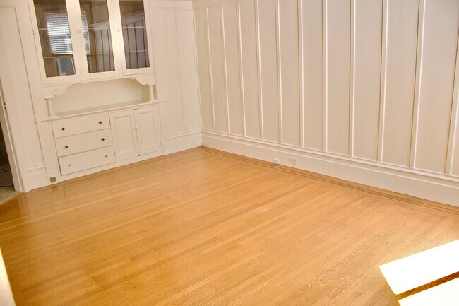 Building Photo - 1221 18th St