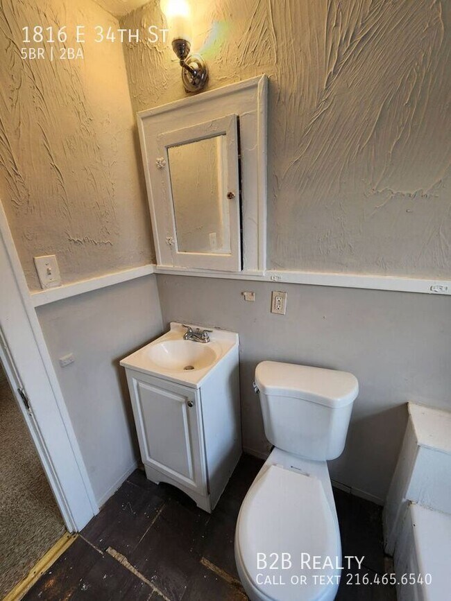 Building Photo - 1816 E 34th St