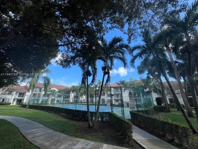 Building Photo - 550 S Park Rd