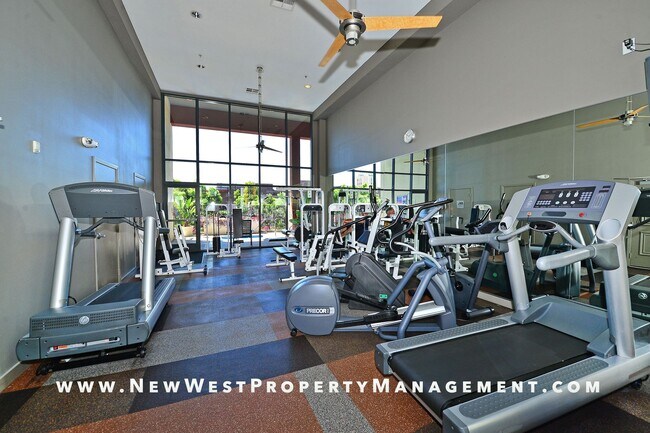 Building Photo - Spectacular Little Italy Loft at Doma, 2 Parking Spaces! Small Pet OK!