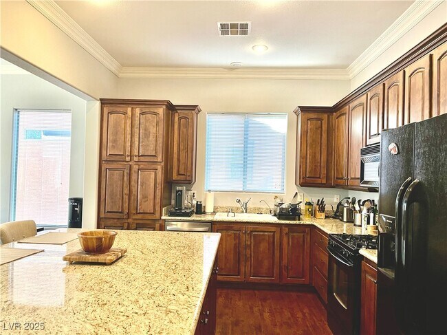 Building Photo - 493 Via Stretto Ave