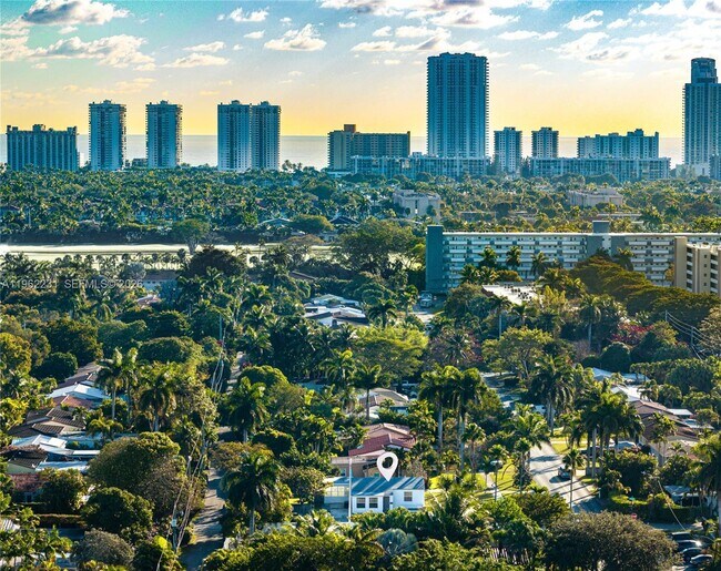 Building Photo - 1621 S 16th Ave