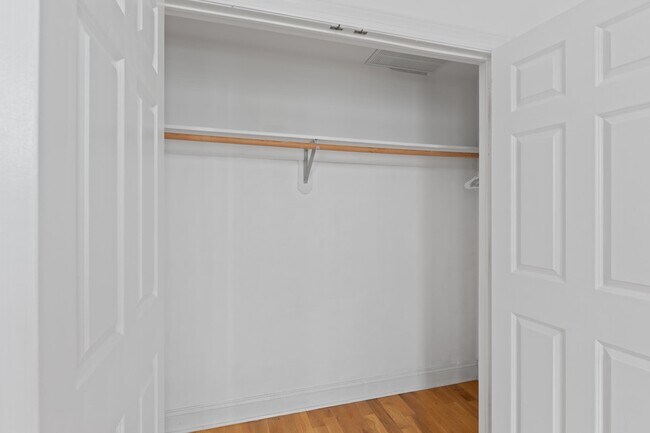 Building Photo - 85 Broadway