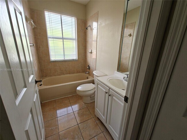 Building Photo - 27563 SW 137th Ct