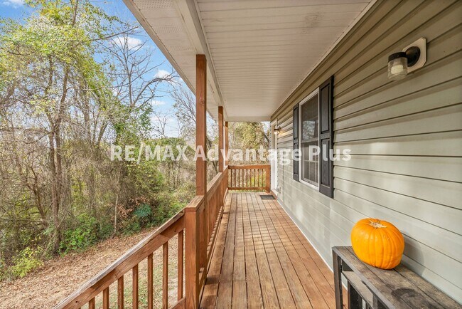 Building Photo - 408 Winston St